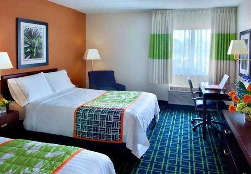 Fairfield Inn Manchester - Boston Regional Airport Room photo